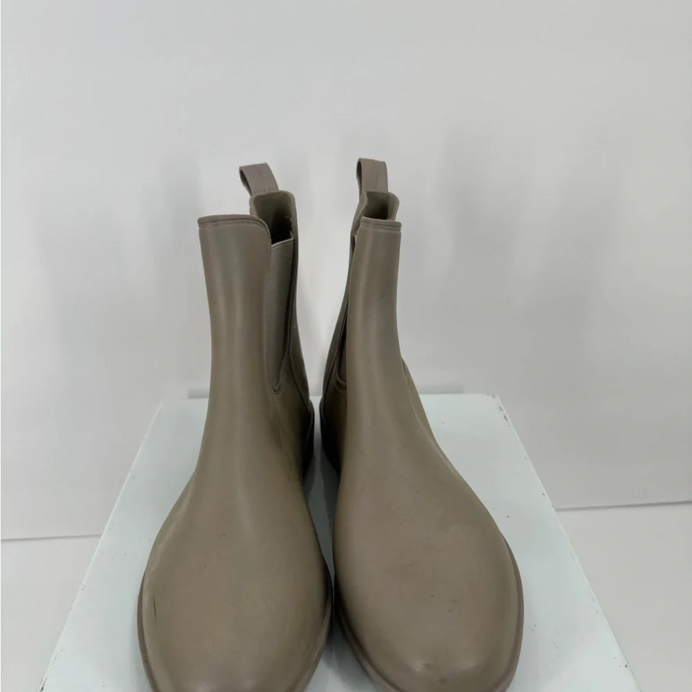 Chelsea Rain Boots Women’s size 8